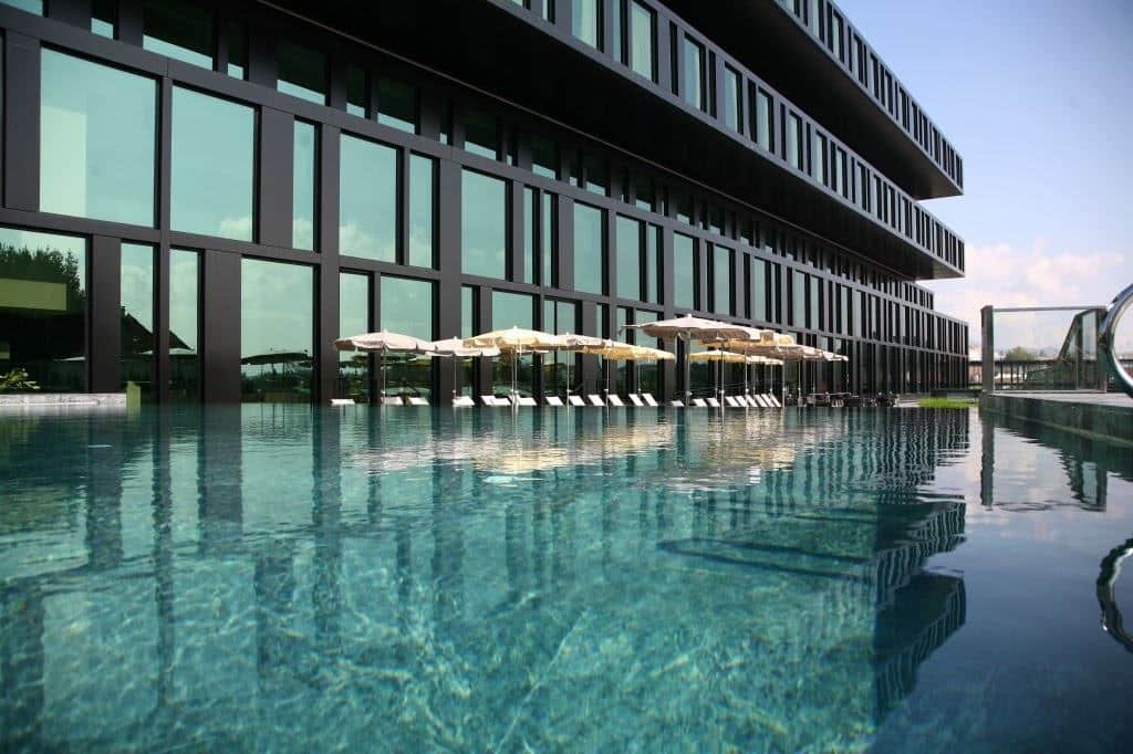 Axis Viana Hotel