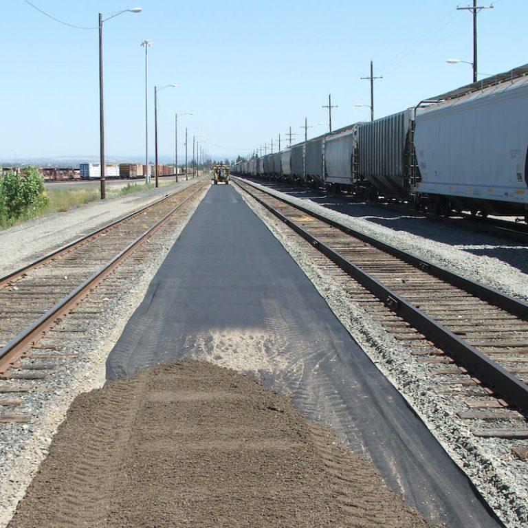 Estudo de caso: aplicações de manta geotêxtil em rodovias e ferrovias