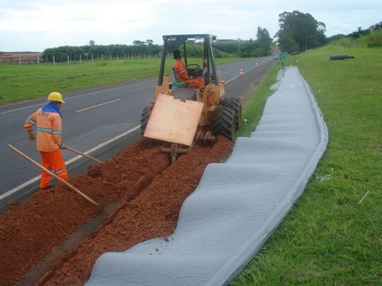 o papel dos Geossintéticos na durabilidade do pavimento em rodovias
